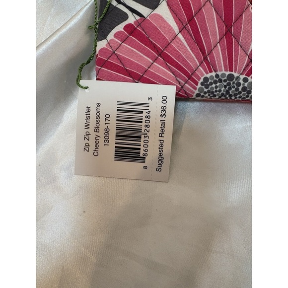 NWT Vera Bradley Cherry Blossoms Zip Around Wallet New With Tags - Picture 2 of 8